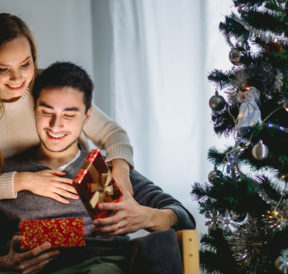 4 incredible Christmas gift options for men