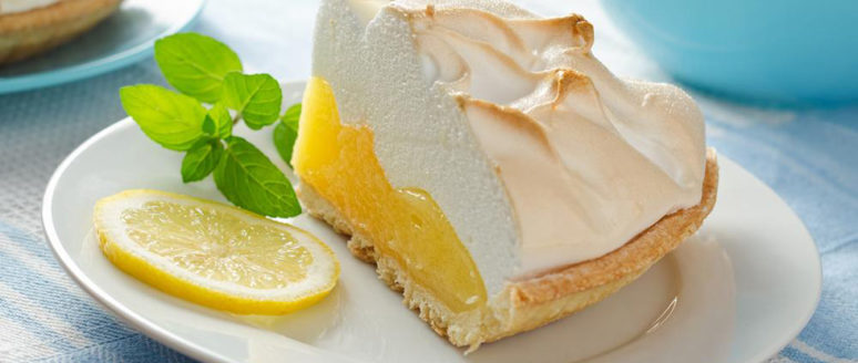 Lemon meringue pie: a quick and easy bake