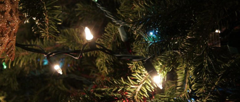 Things to consider before buying icicle Christmas lights for your home