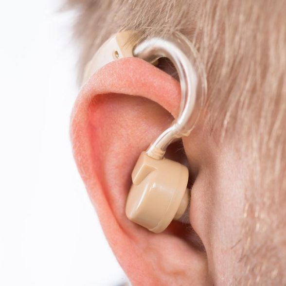 Tips to use and care for your Starkey hearing aids