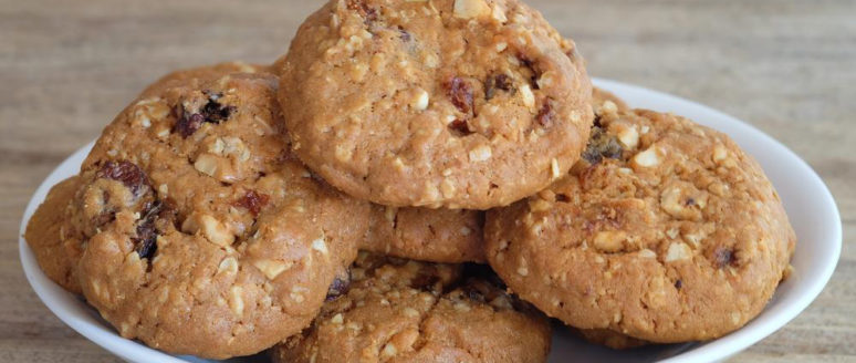 Two mouth watering oatmeal and raisin cookie recipes