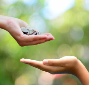 4 important benefits of giving back